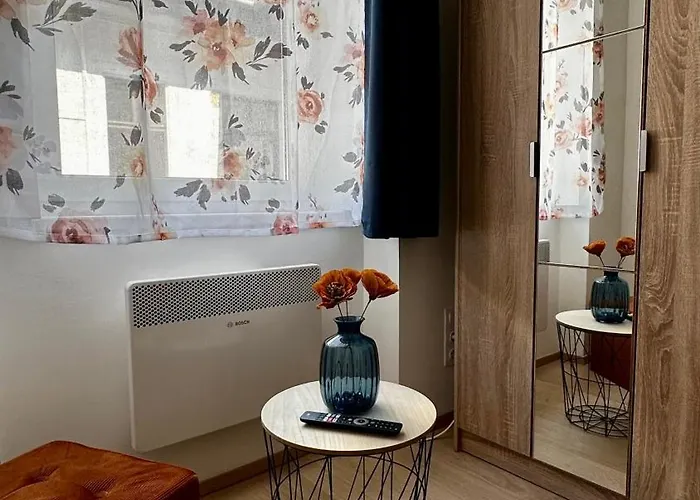 Joseph Hideaway * Budapesta