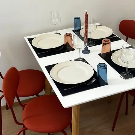 Joseph Central Hideaway דירה